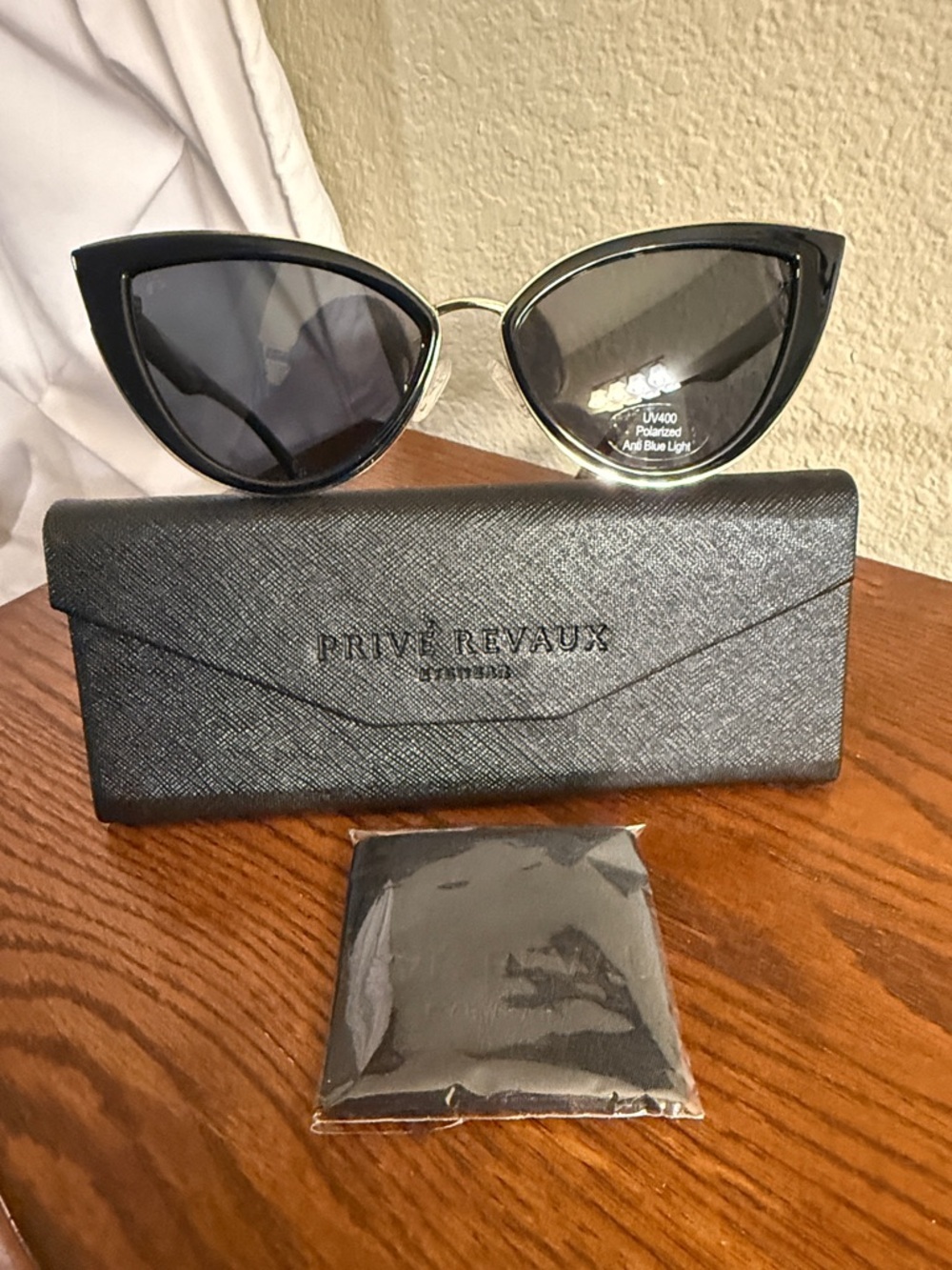 Privé Revaux Women's Black Cat-Eye Sunglasses